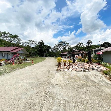 Hotel Spot On 90279 Kinomulok Garden Ranau Esterno foto