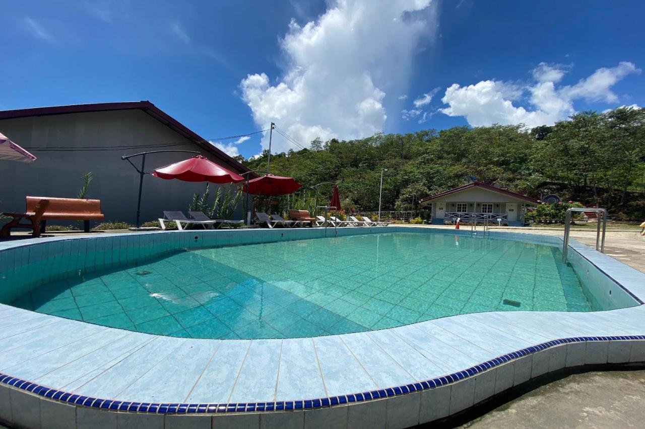 Hotel Spot On 90279 Kinomulok Garden Ranau Esterno foto