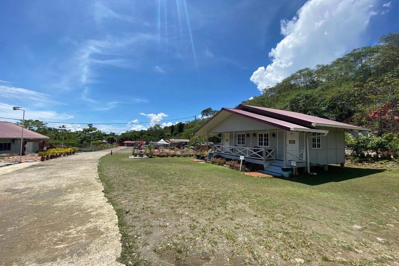 Hotel Spot On 90279 Kinomulok Garden Ranau Esterno foto