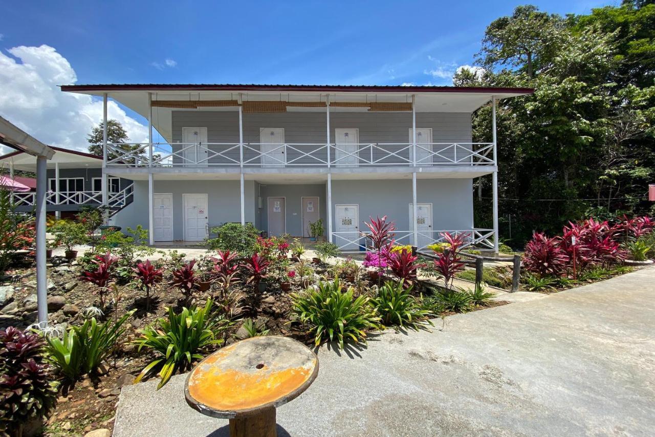 Hotel Spot On 90279 Kinomulok Garden Ranau Esterno foto