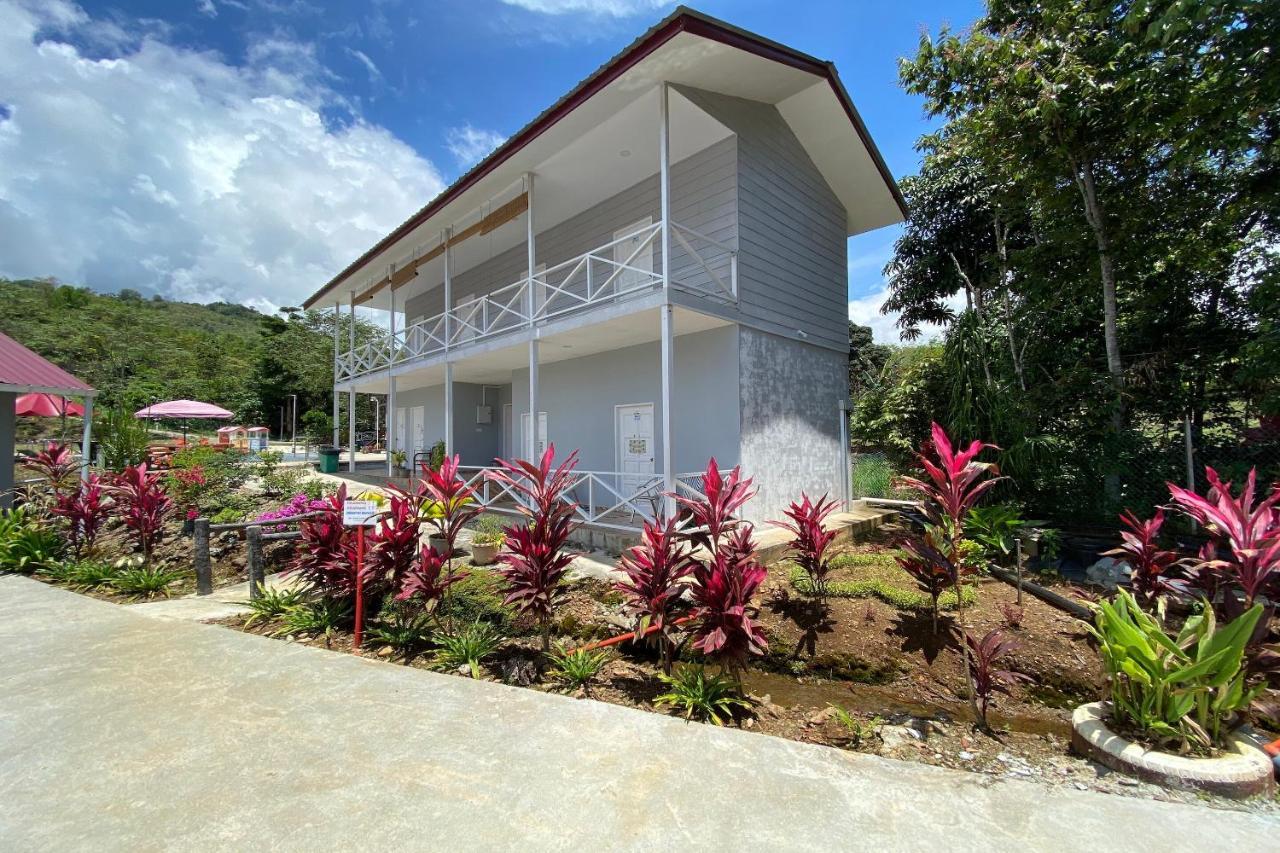 Hotel Spot On 90279 Kinomulok Garden Ranau Esterno foto
